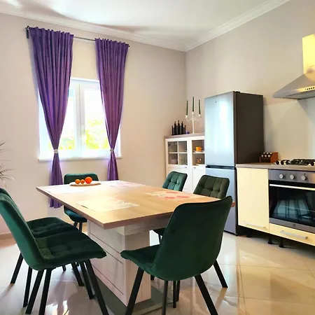 Gabi - Private Parking Apartamento Zadar