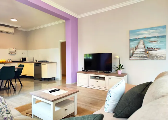 Gabi - Private Parking *